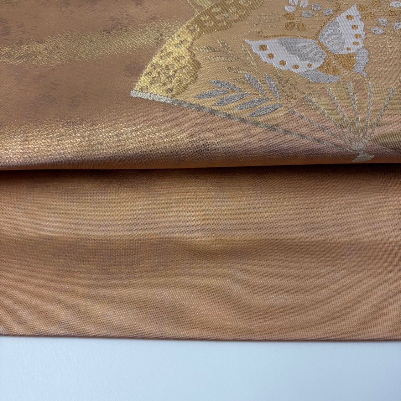 名古屋帯 蒔絵金彩錦 扇面に蝶 九寸 正絹 MA-2994 - メルカリ