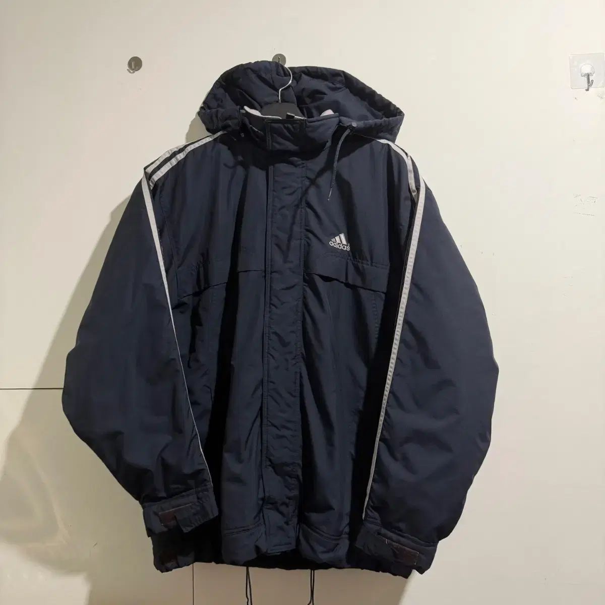 アディダス オールドスクール キルティング アウター