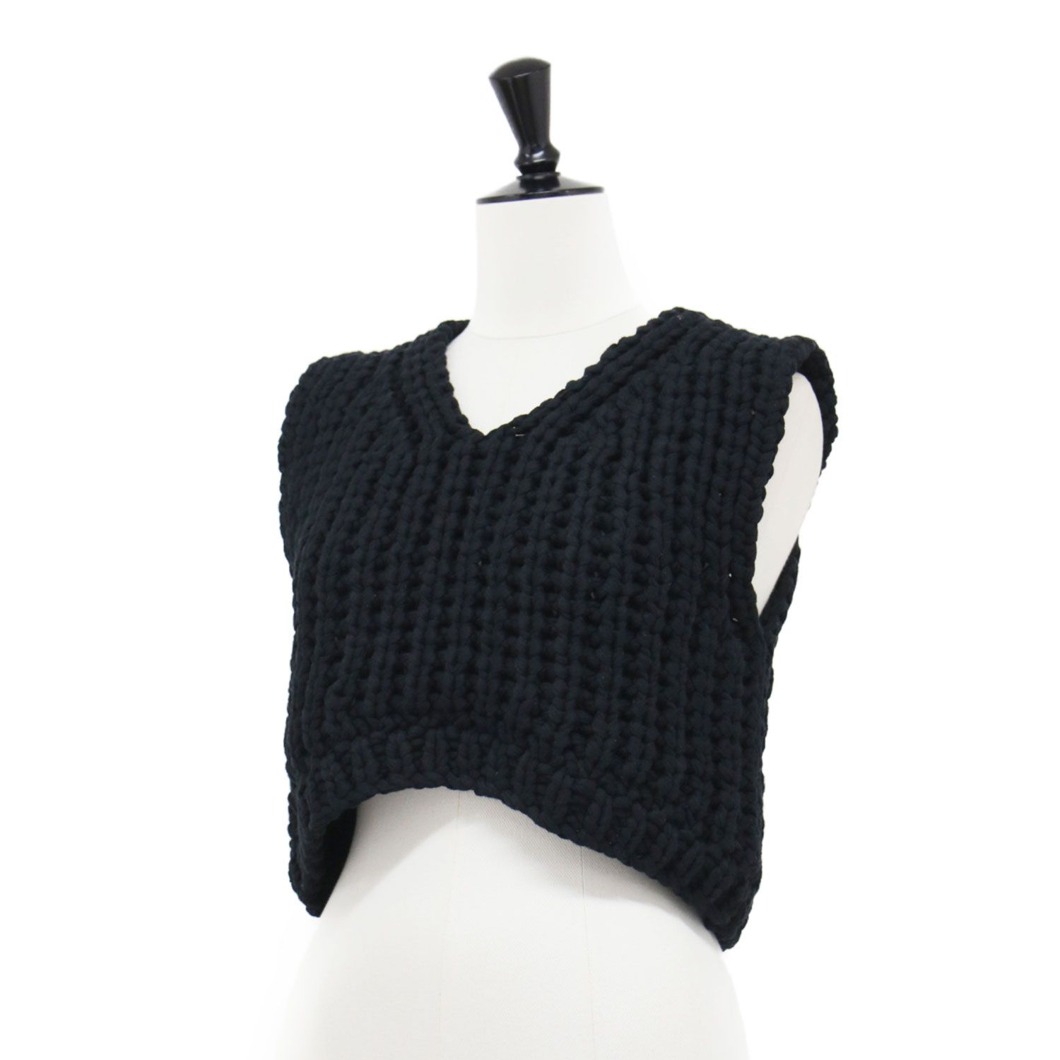 極美品✨ カレンソロジー フェアアイルニットミニベスト 金ボタン ショート 黒系 極美品✨ カレンソロジー フェアアイルニットミニベスト 金ボタン