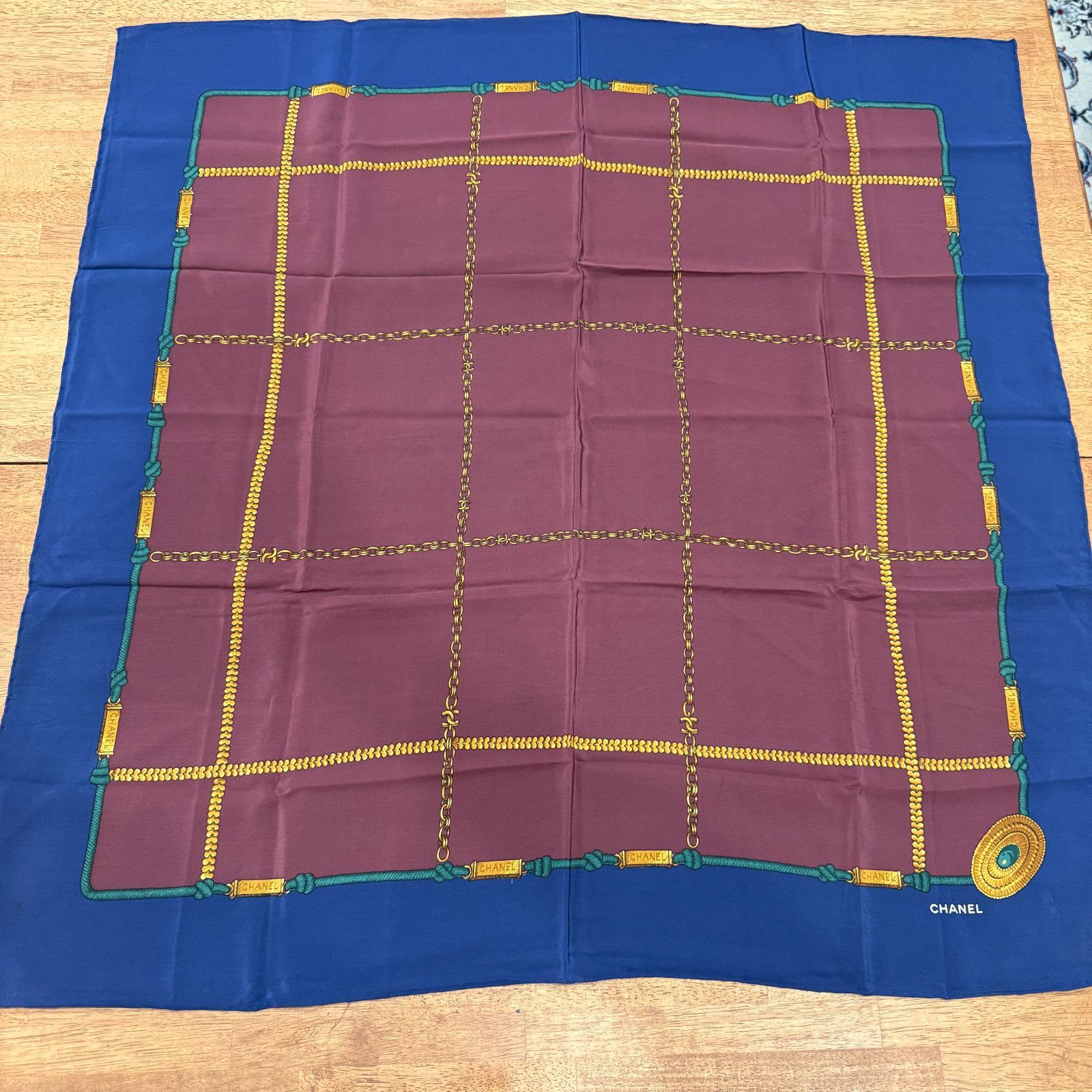 シャネル スカーフ チェーン柄