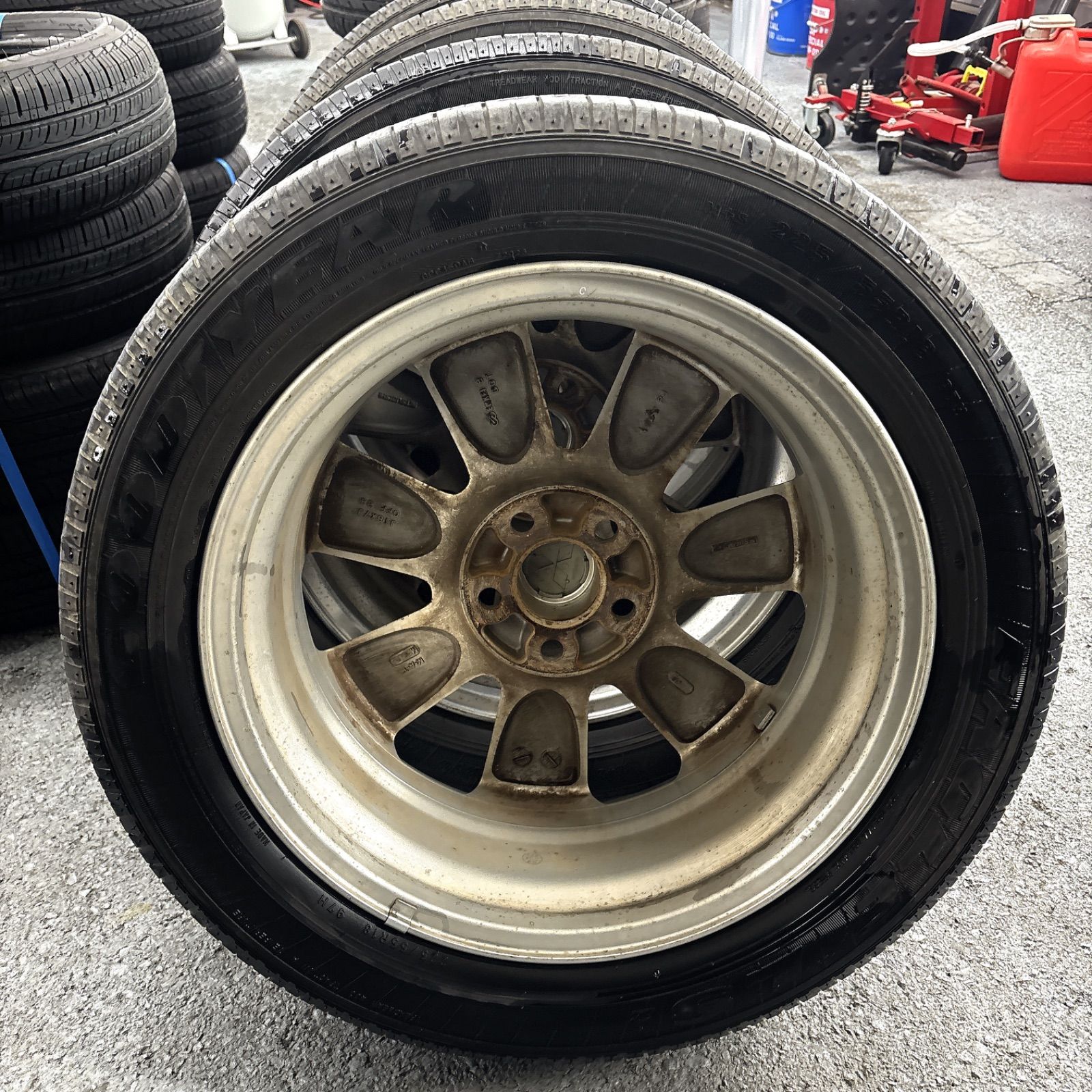 18 ホイールタイヤセット