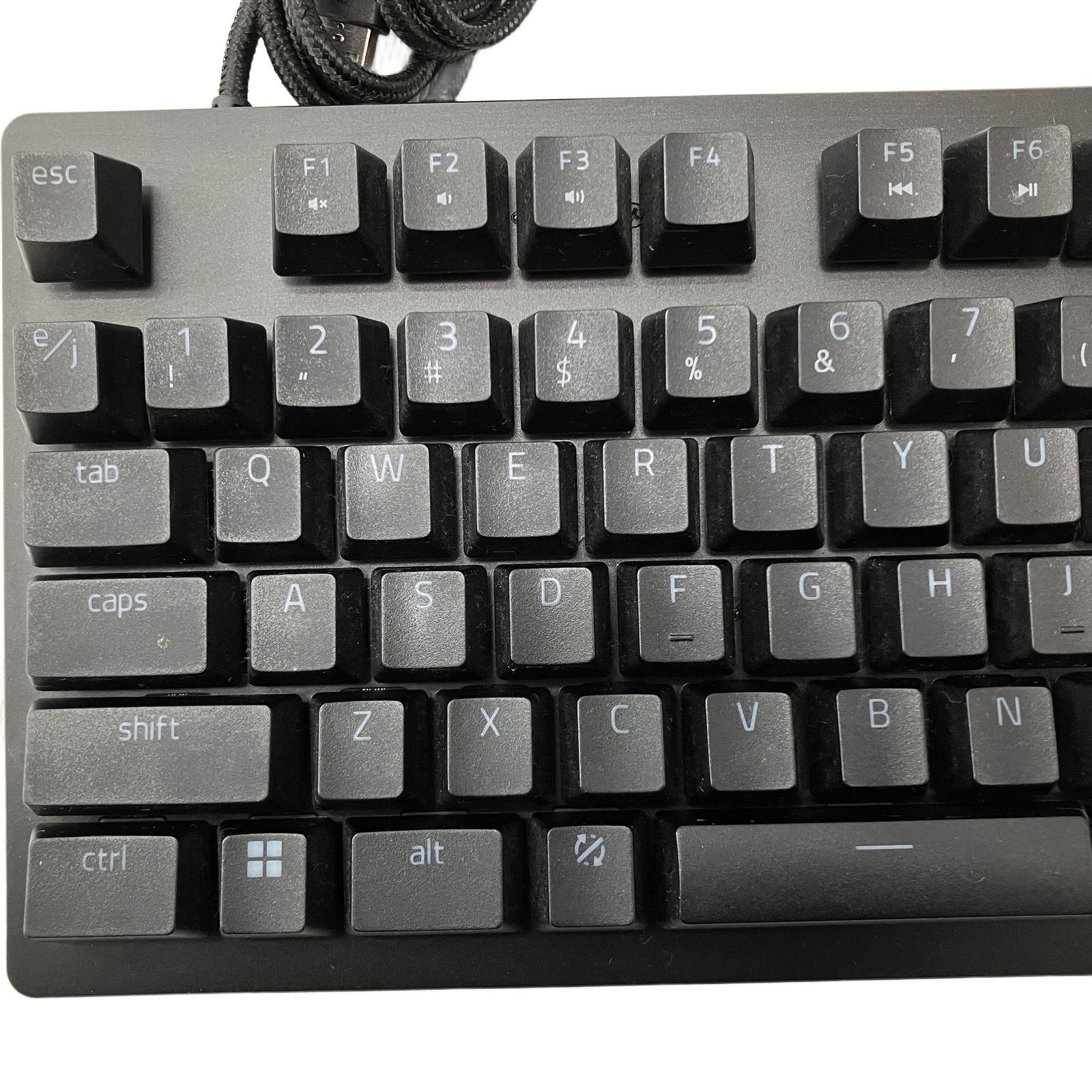 RazeR キーボード　中古品 RAZER HUNTSMAN V2 TENKEYLESS RZ03-0394 ゲーミング キーボード 中古