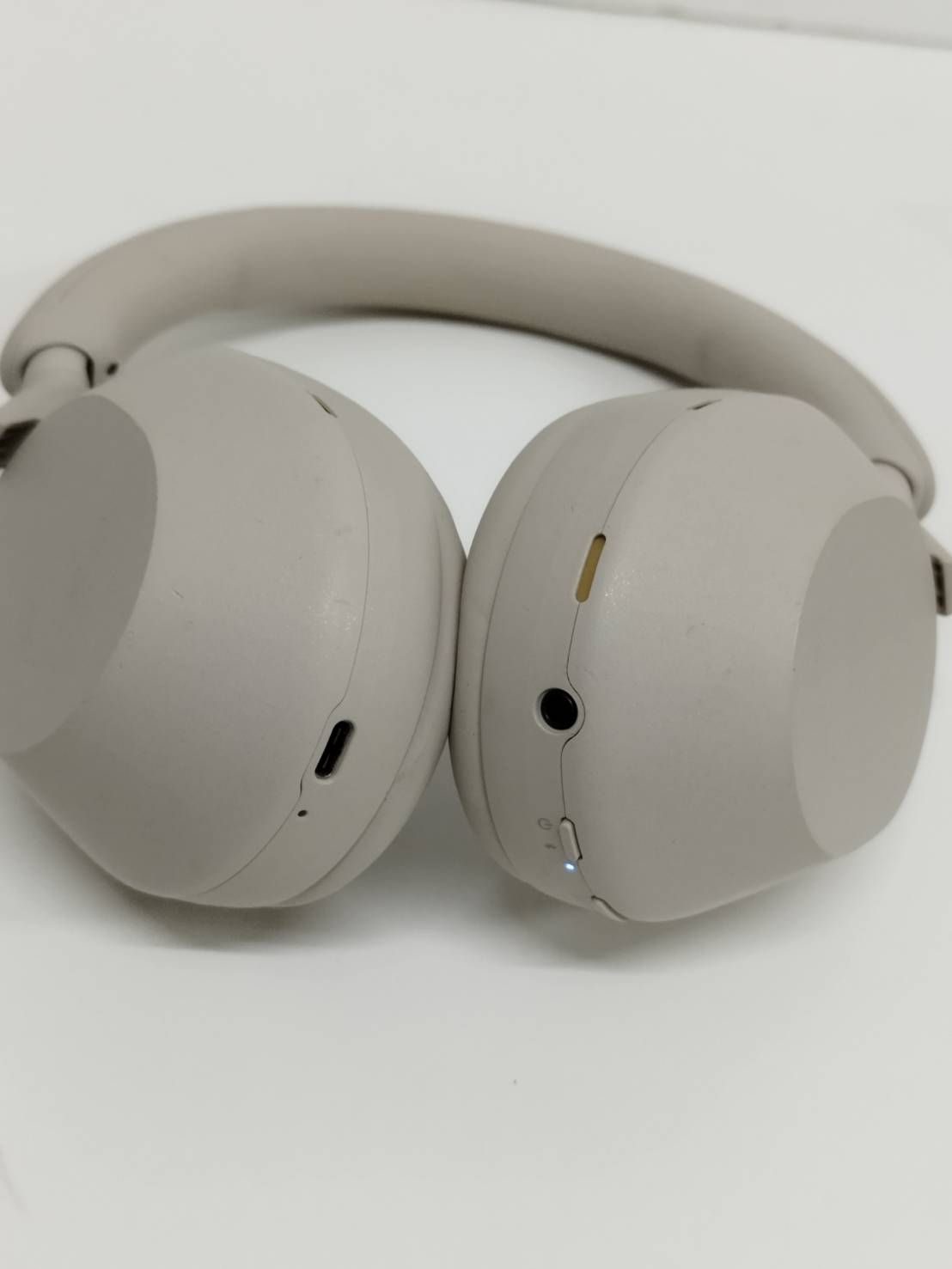ワイヤレスヘッドホン プラチナシルバー