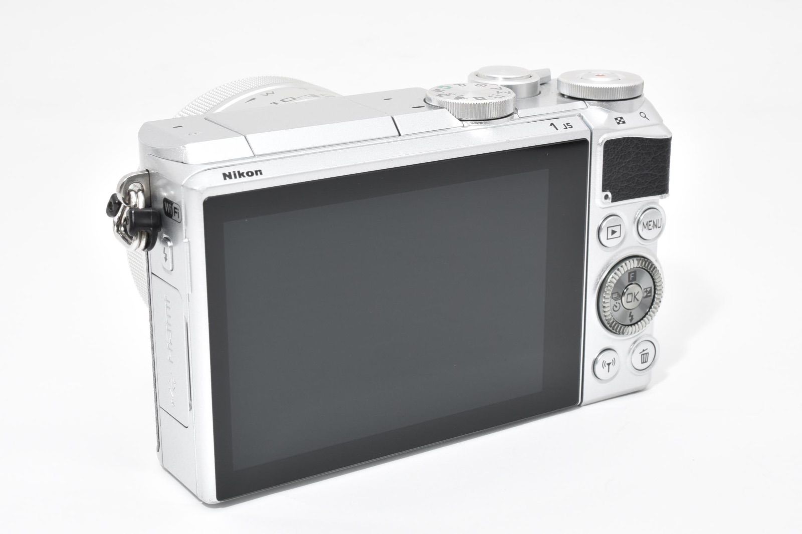 【美品】ニコン Nikon1 J5 パワーズームキットカメラ Amazon | Nikon ミラーレス一眼 Nikon1 J5 標準パワーズームレンズ