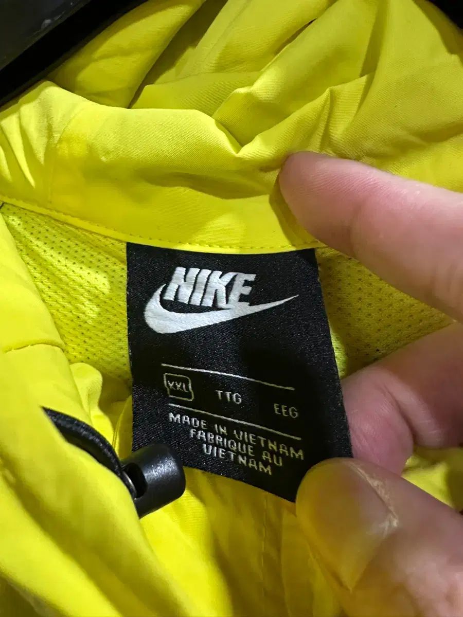 ウィンドブレーカー XXL