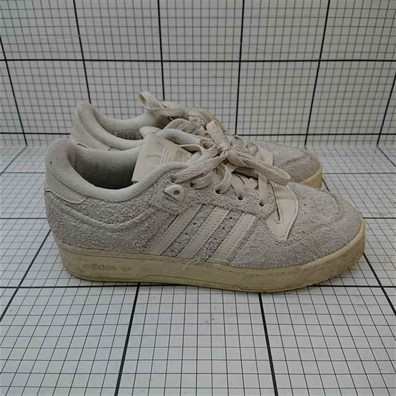 adidas アディダス スニーカー 24.5cm ベージュ系 ベージュ系 24.5cm