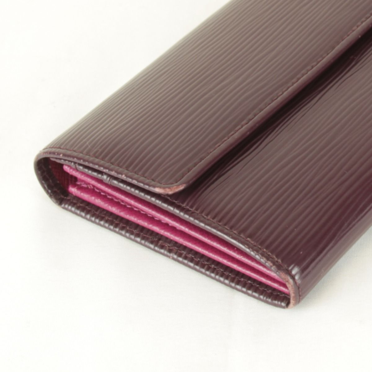 良品『USED』 LOUIS VUITTON ルイ・ヴィトン ポルトフォイユサラ 箱有 M6374K 長財布 エピレザー パープル【中古】 楽天市場】【財布】LOUIS VUITTON ルイ ヴィトン エピ ポルトフォイユ