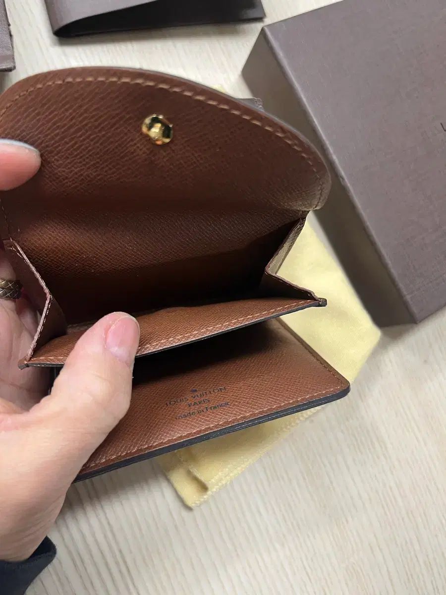 エルン 二つ折り財布