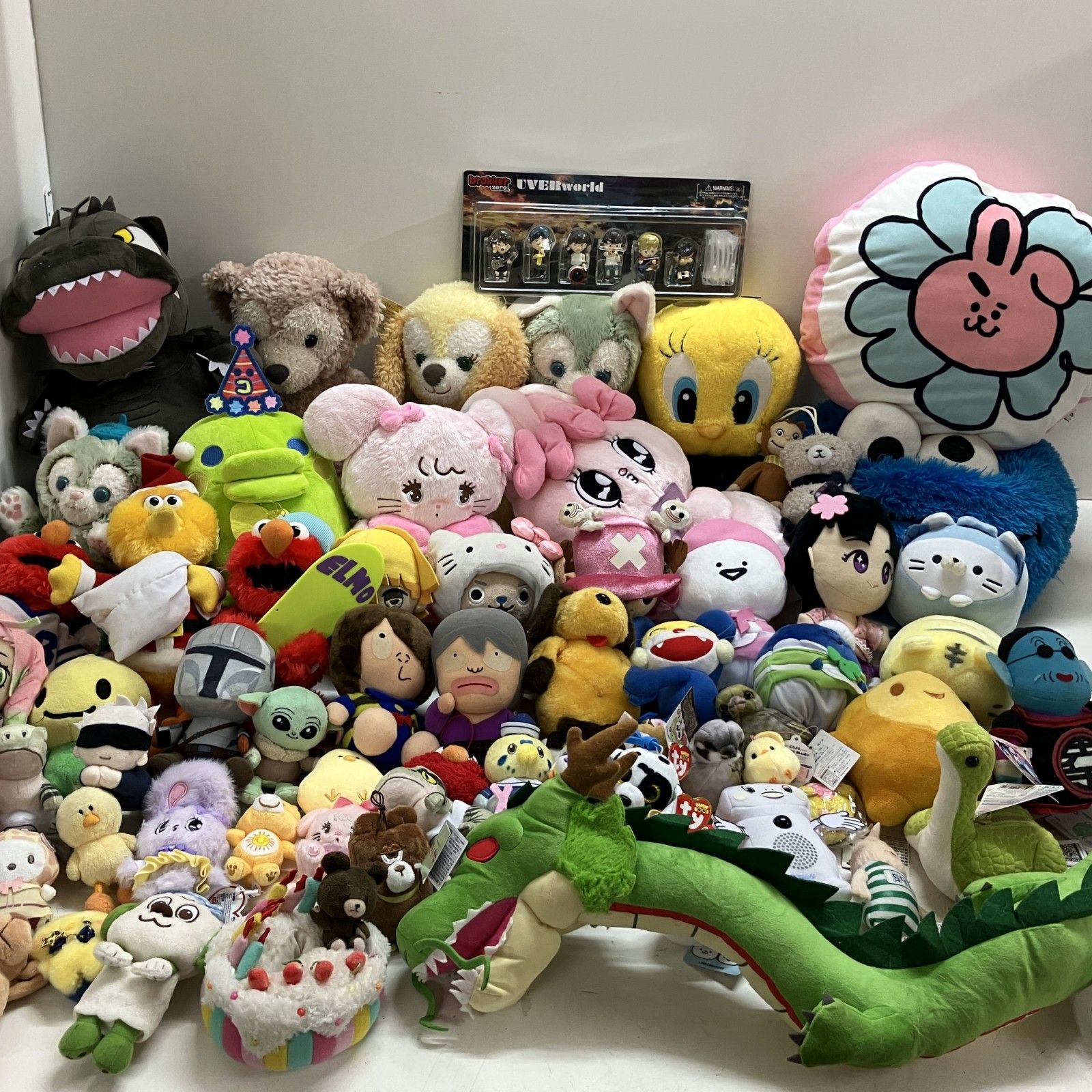 ◆ 品 まとめ商品 キャラクター 色々 ぬいぐるみ 大量 ディズニー セサミ 平成キャラ など 5.55 kg