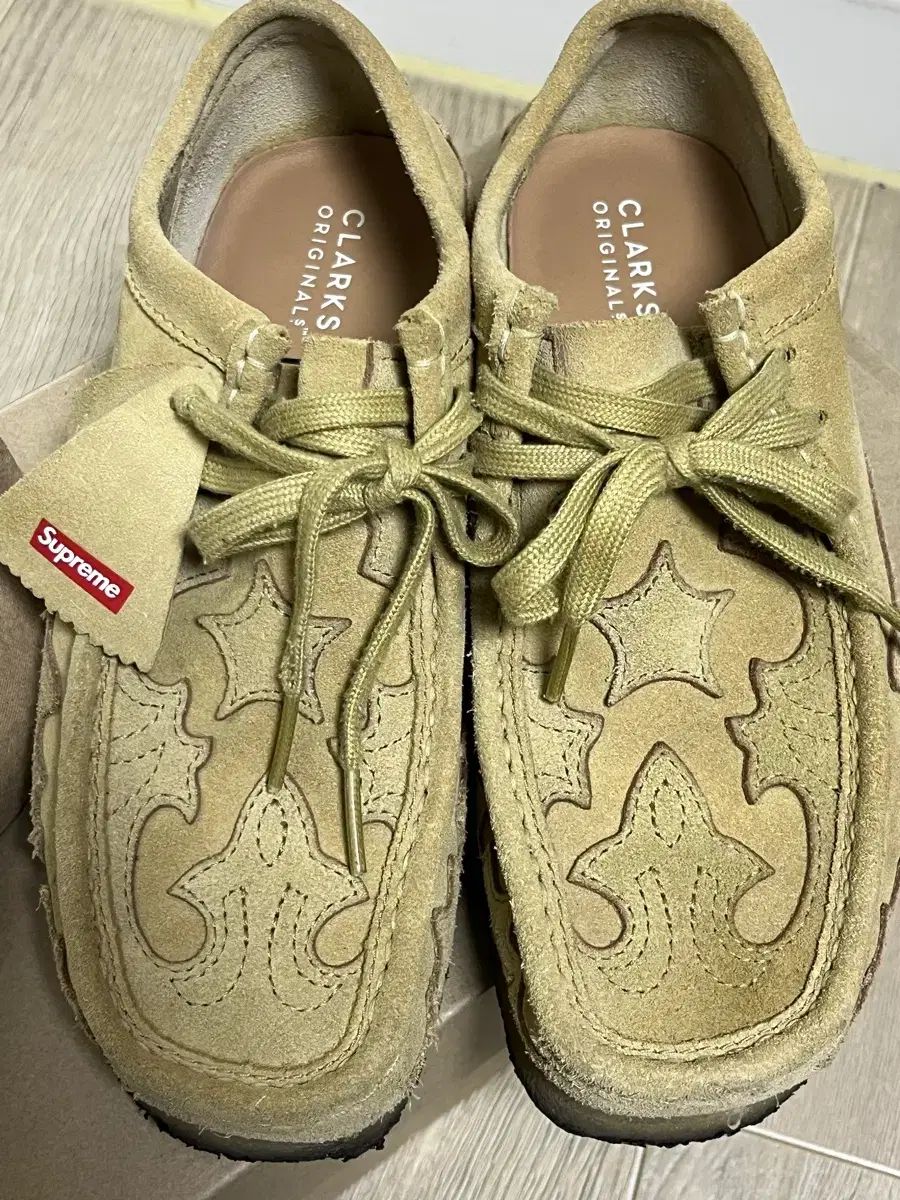 クラークス x シュプリーム ワラビー タン 38