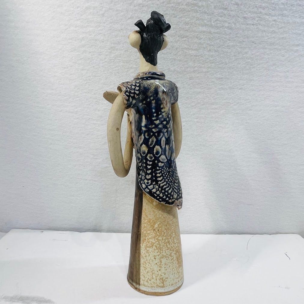 砥部焼青芳人形背の高い念ずれば花開く高29センチ