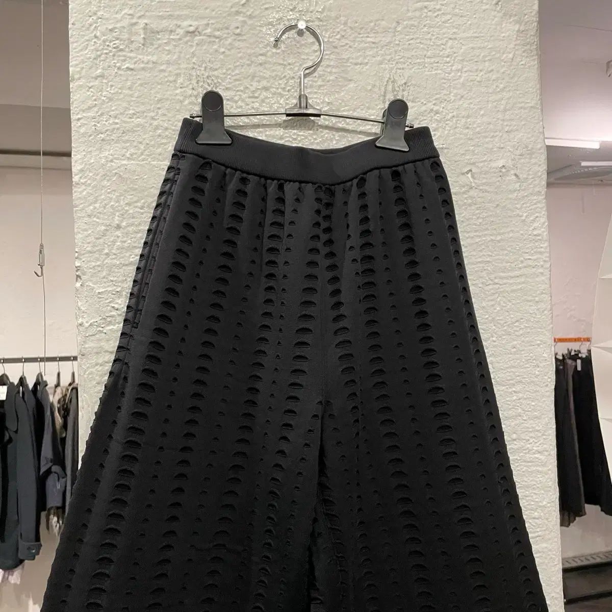 CFCL カットアウト デザインテープ パンツ