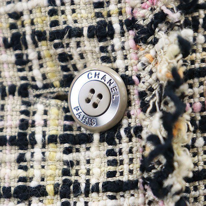 CHANEL ヴィンテージ　ジャケット $3,995 CHANEL VINTAGE Red Multi Tweed JACKET * FR 28 / US 2 - 4