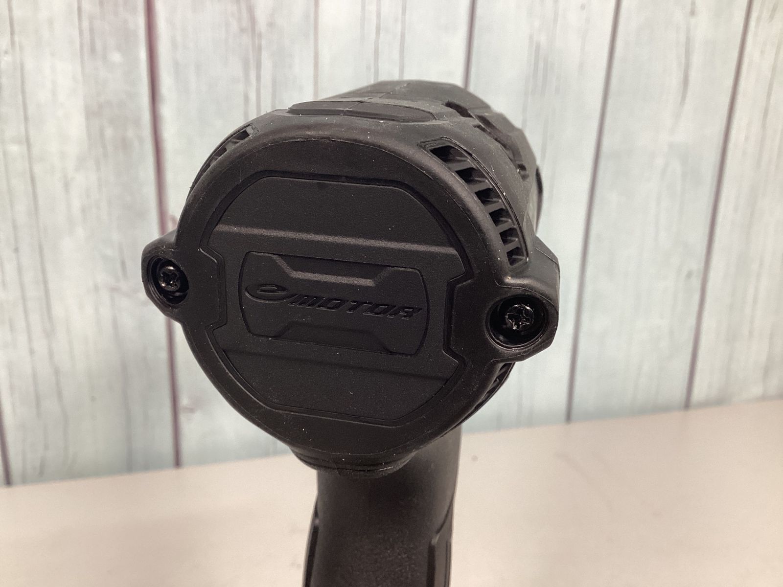 コードレスインパクトドライバー