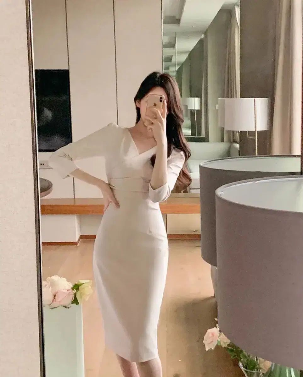 ラップシャーリングスリムフィット ロング丈ワンピース ベージュ ゲストルック 通勤ルック