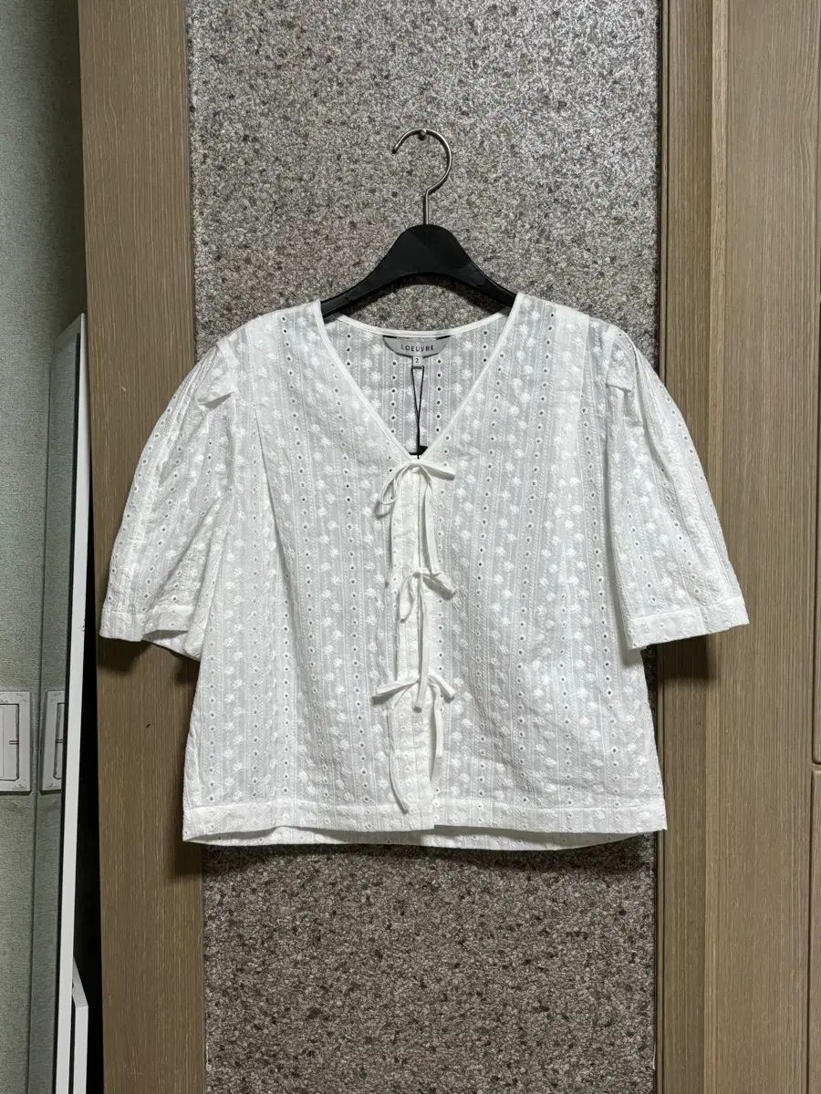 ルーブル タグ付き フラワーパターン ブラウス