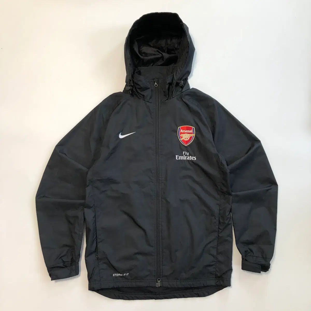 ナイキ アーセナル ウィンドブレーカー