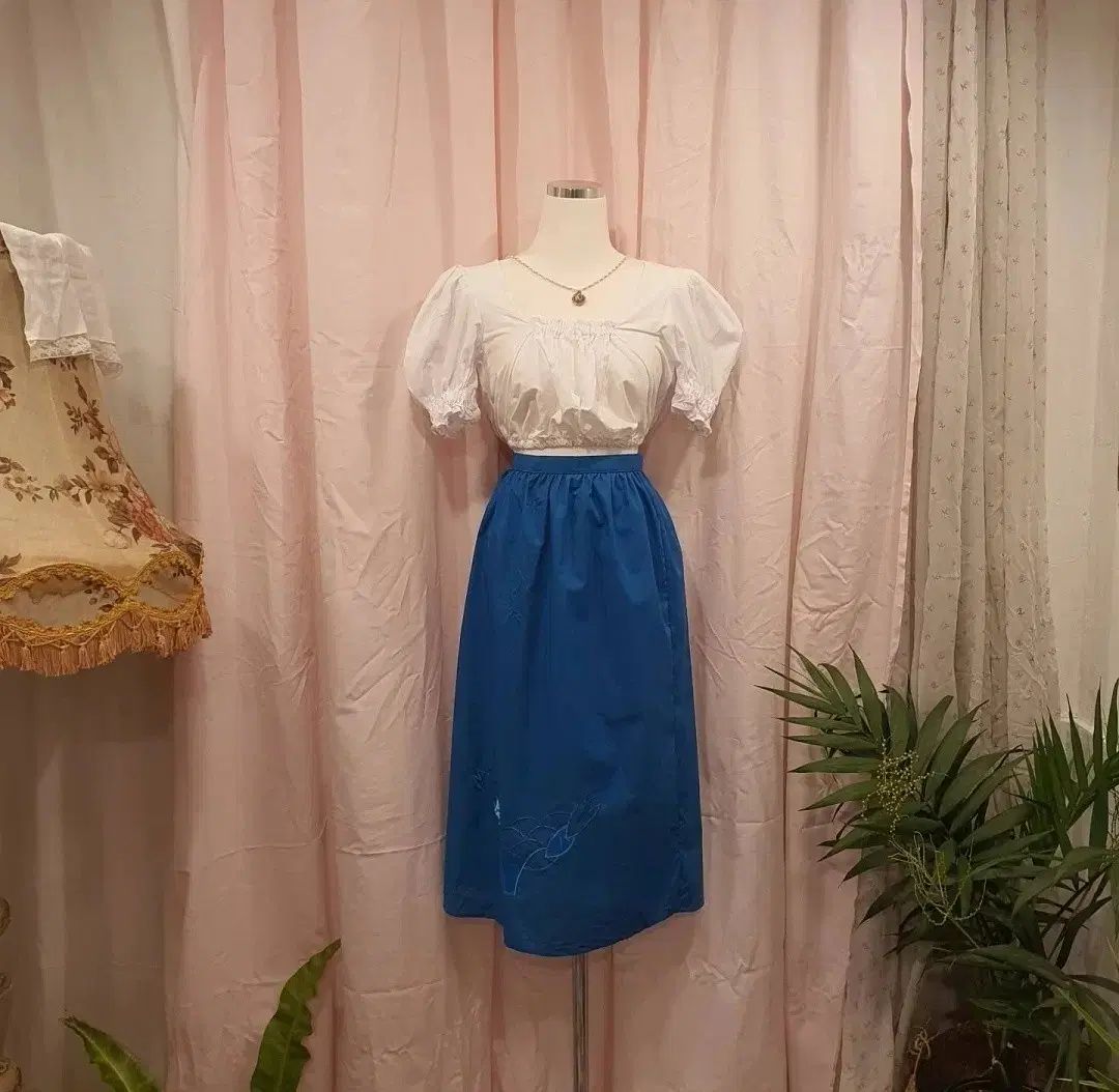 ヨーロッパヴィンテージ ショートブラウス