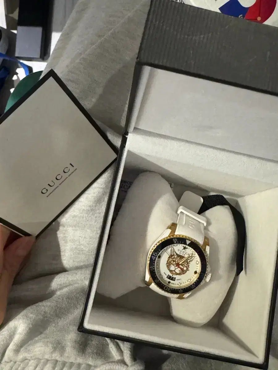 グッチ Dive タイガー ウォッチ 白