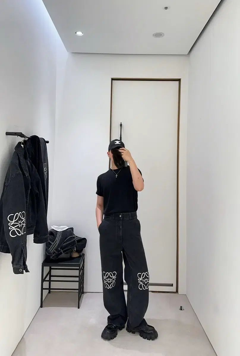  LOEWE ロエベ アナグラム ロゴ デニムパンツ ブラックデニム ユニセックス その他 デニム ジーンズ