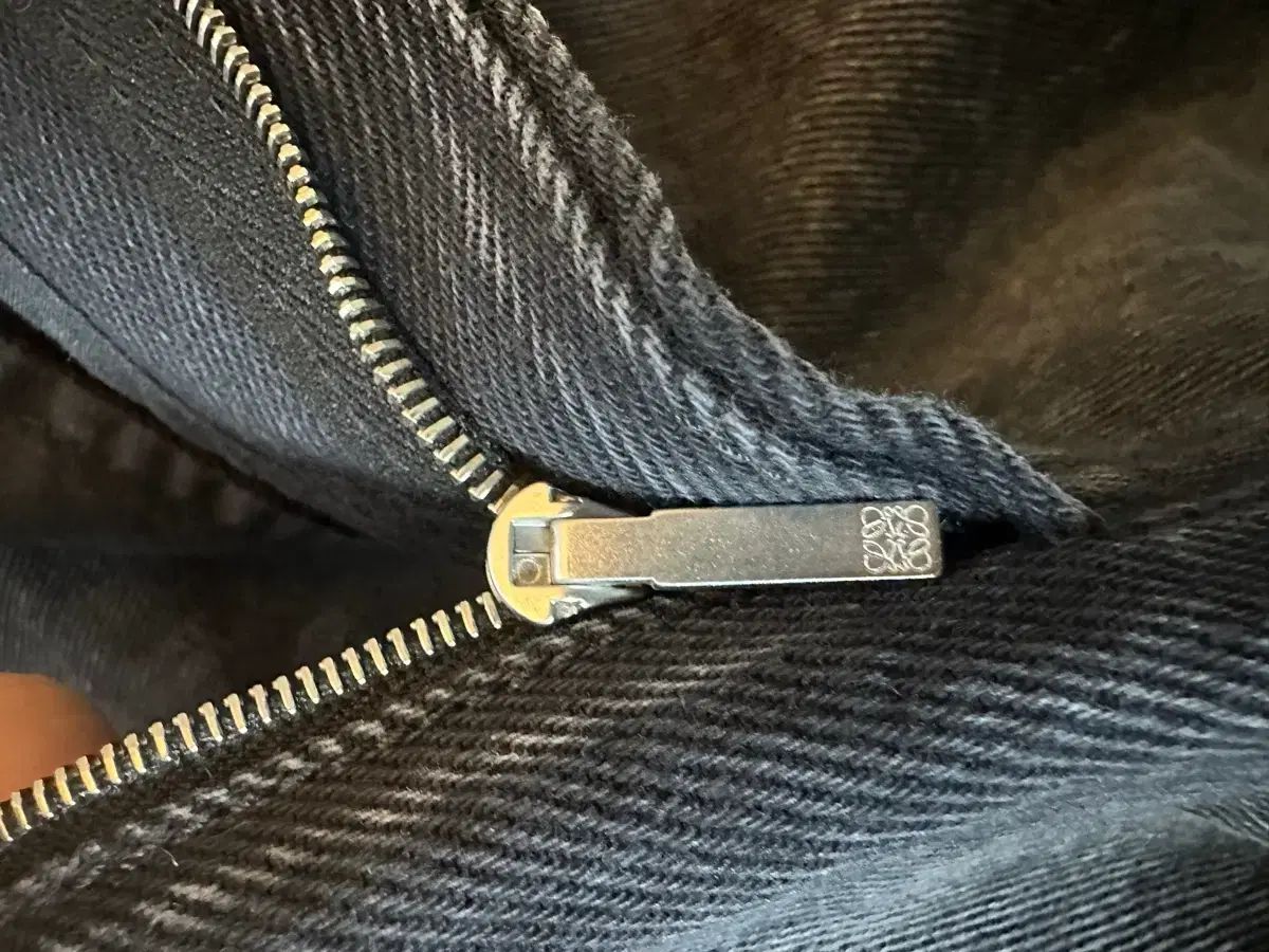 アナグラム ロゴ