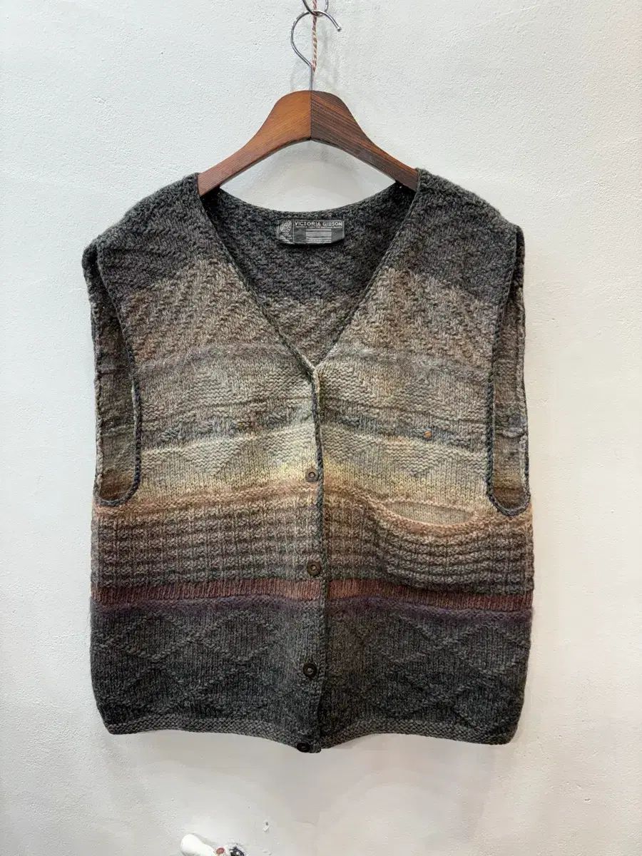 Victoria gibson ウールベスト