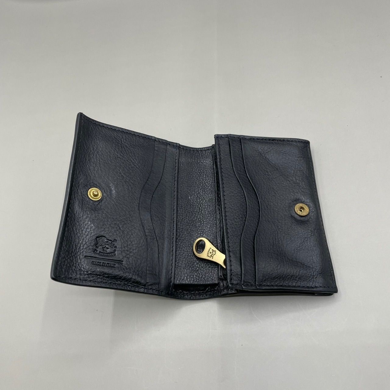 極美品 ILBISONTE イルビゾンテ 二つ折り財布 コレクション ミニ