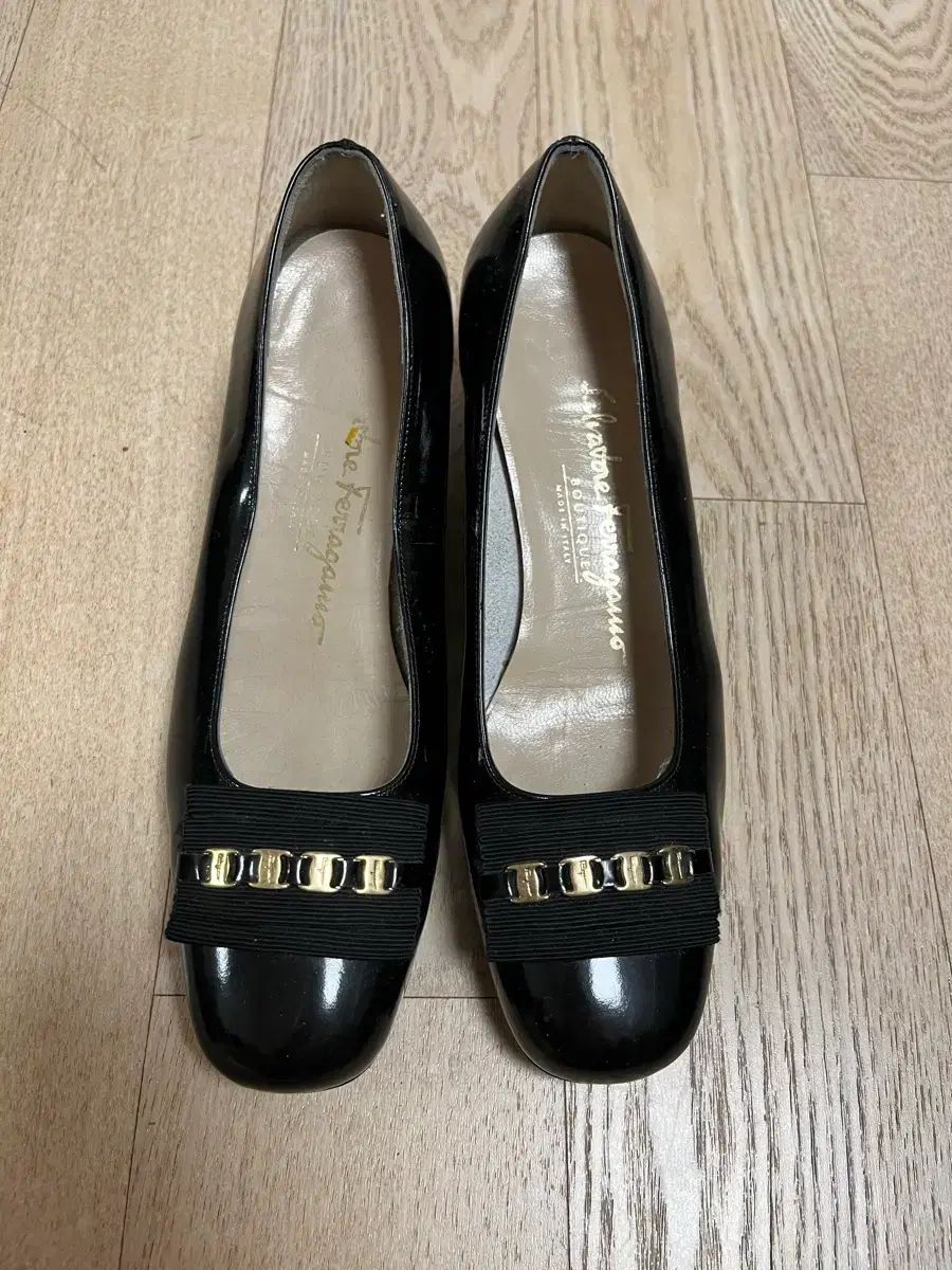 FERRAGAMO フェラガモ ブラック 靴