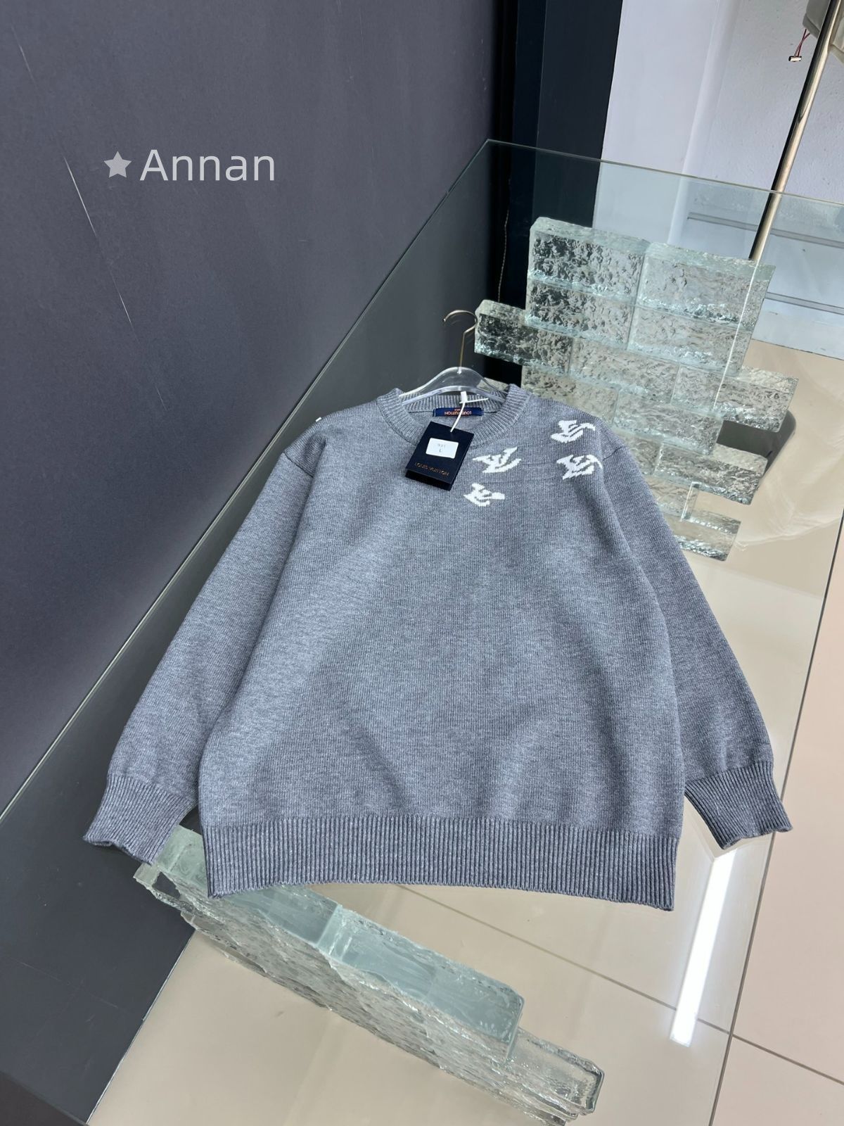 価格 LOUIS VUITTONルイヴィトン メンズ ニット セーター モデル