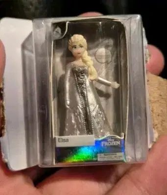 ディズニー100周年 プラチナ エルサ