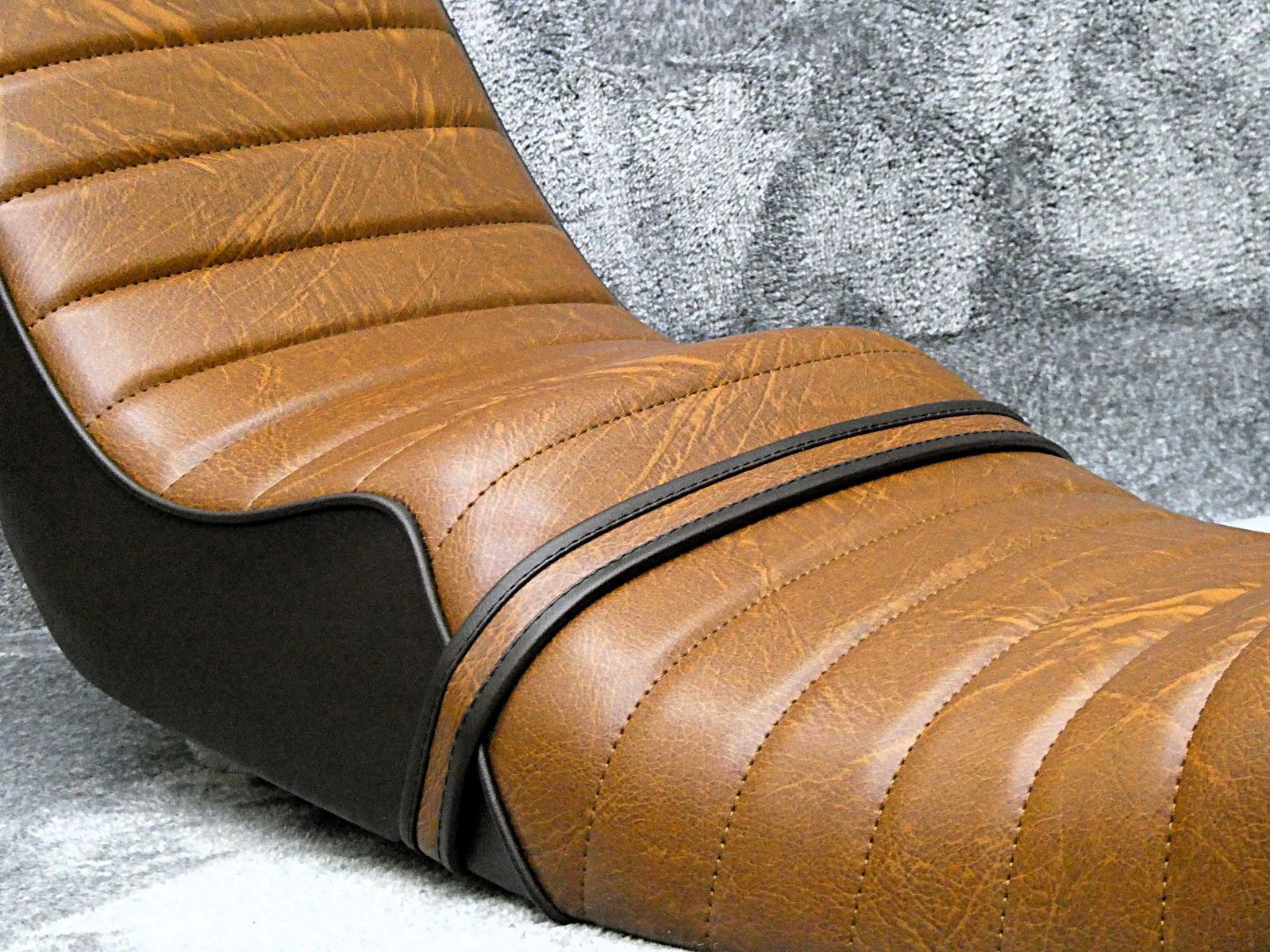 CBX400F 茶ツートン 40cm 三段シート/補強入CBX550FブラウンNC04 PC07