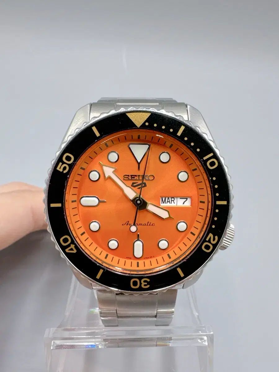 オレンジダイバー