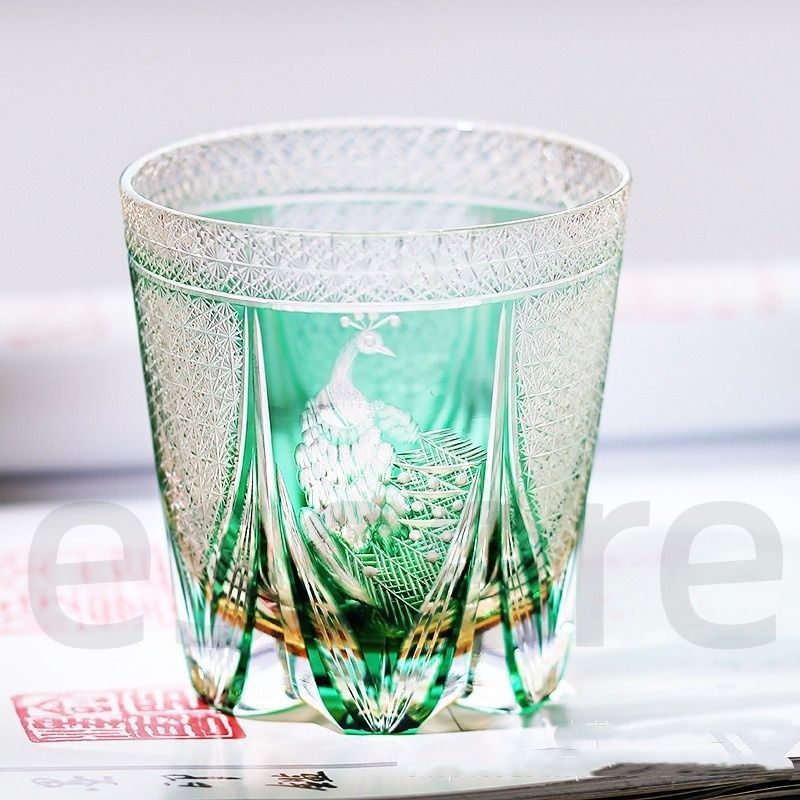 江戸切子 クリスタルウィスキーグラス 木箱入り クジャク グリーン 職人手彫り 無鉛ガラス 冷酒 焼酎 日本酒 洋酒対応 感 伝統工芸品 ギフト お祝い