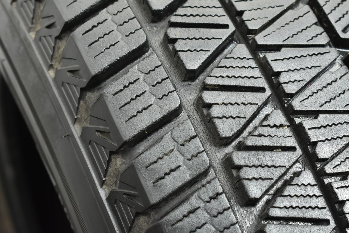  ブリヂストン ブリザックDM-V 3 215|70 R 16 4本 デリカD 5 エクリプスクロス アウトランダー ハリアー RAV 4 クルーガー パジェロイオ 16インチ スタッドレス