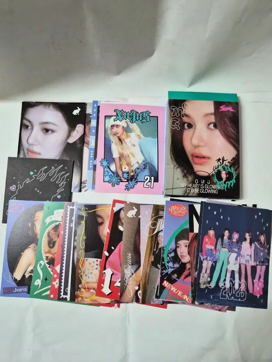 NewJeans ニュージーンズ ニュジ ファーストアルバム OMG ダニエルサイン cd ミントグレードです