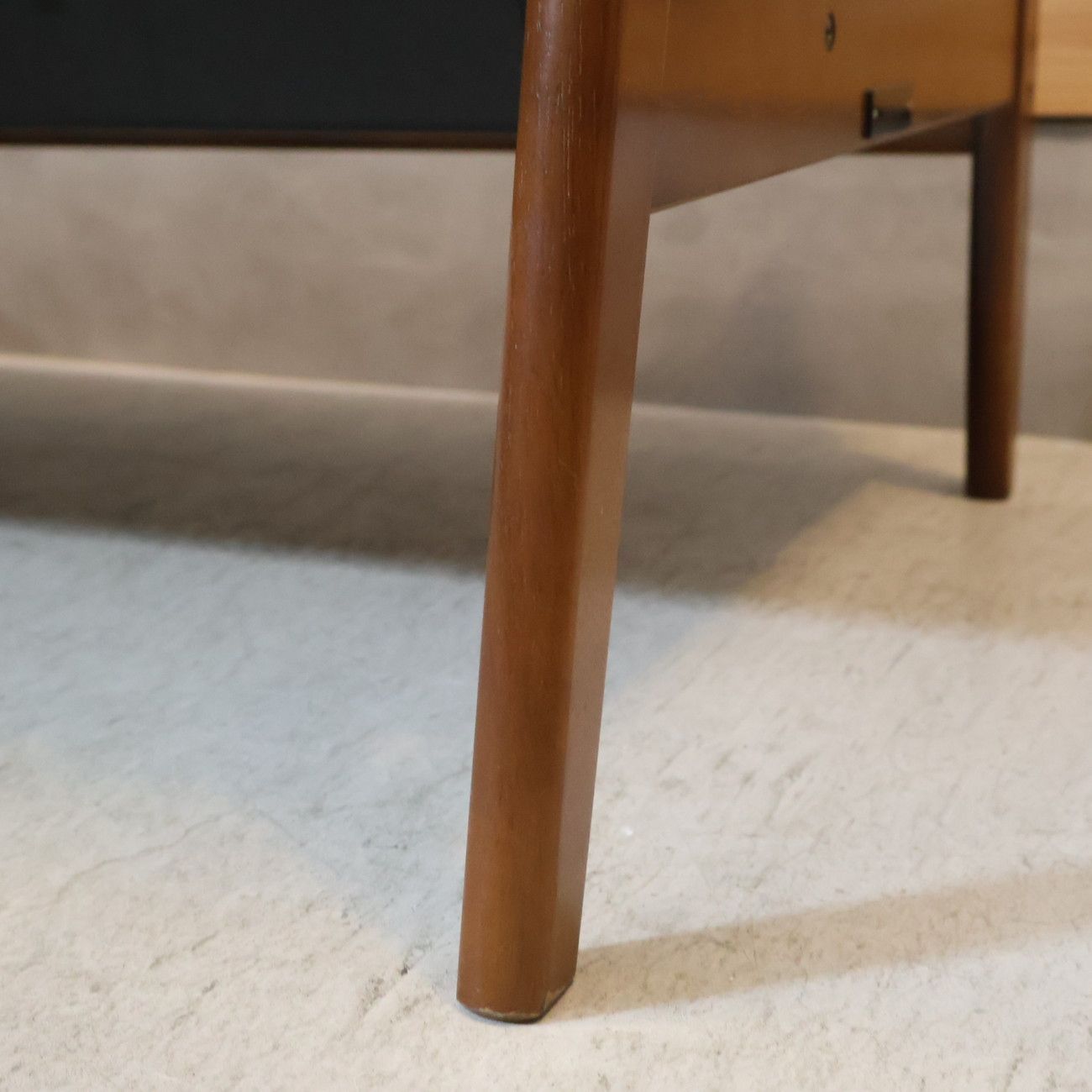 カリモク60 ブラック