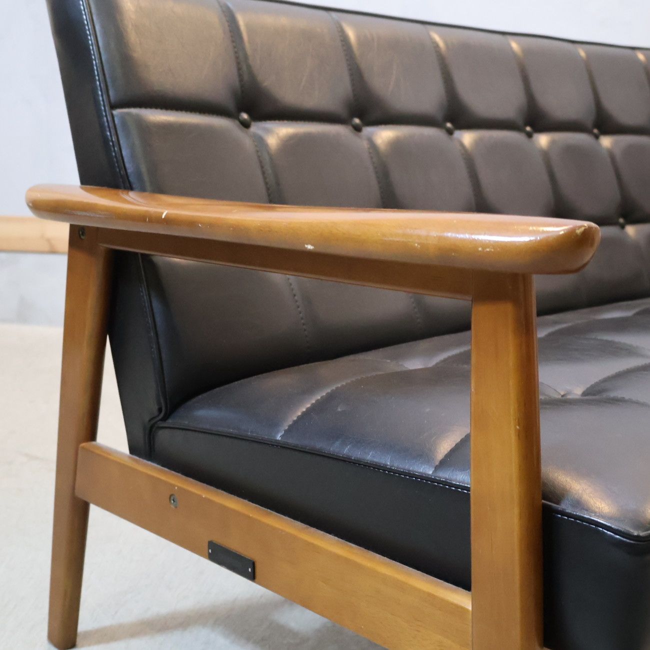 カリモク60 ブラック