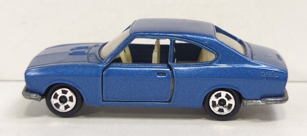 香港トミカ カペラ