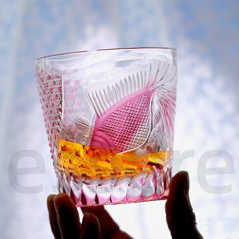 江戸切子 クリスタルウィスキーグラス 木箱入り ワイドマウスカップ 金魚 職人手彫り 無鉛ガラス 冷酒 焼酎 日本酒 洋酒対応 感 伝統工芸品 ギフト お祝い