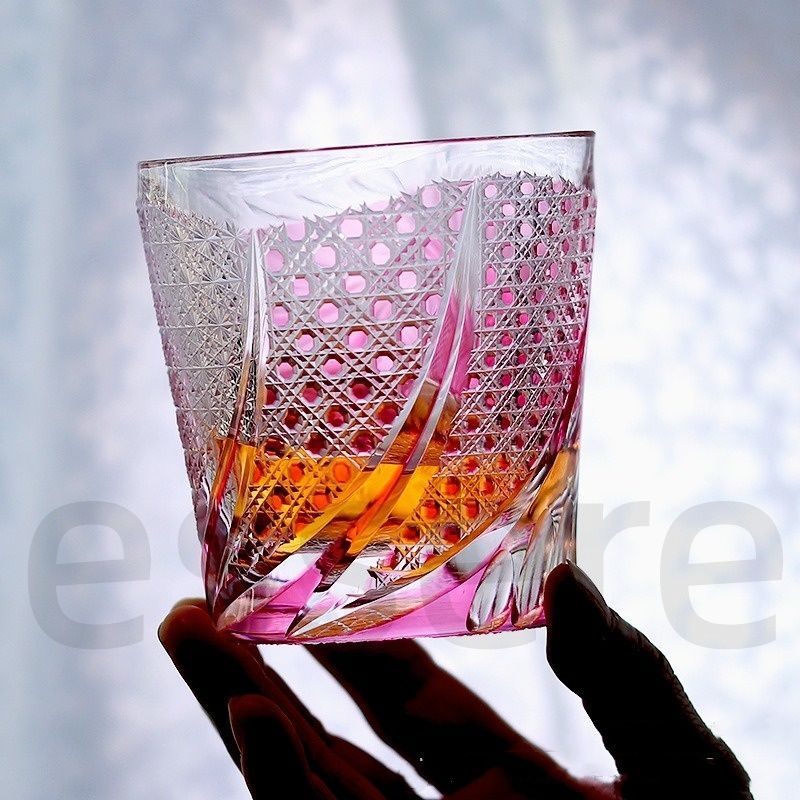 江戸切子 クリスタルウィスキーグラス 木箱入り ワイドマウスカップ 金魚 職人手彫り 無鉛ガラス 冷酒 焼酎 日本酒 洋酒対応 感 伝統工芸品 ギフト お祝い