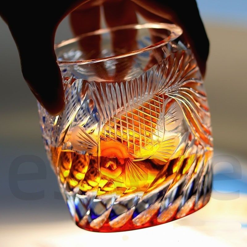 江戸切子 クリスタルウィスキーグラス 木箱入り 厚口 金魚 職人手彫り 無鉛ガラス 冷酒 焼酎 日本酒 洋酒対応 感 伝統工芸品 ギフト お祝い