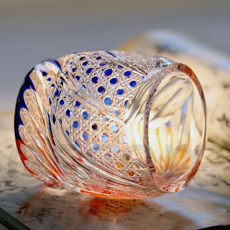 江戸切子 クリスタルウィスキーグラス 木箱入り 厚口 金魚 職人手彫り 無鉛ガラス 冷酒 焼酎 日本酒 洋酒対応 感 伝統工芸品 ギフト お祝い