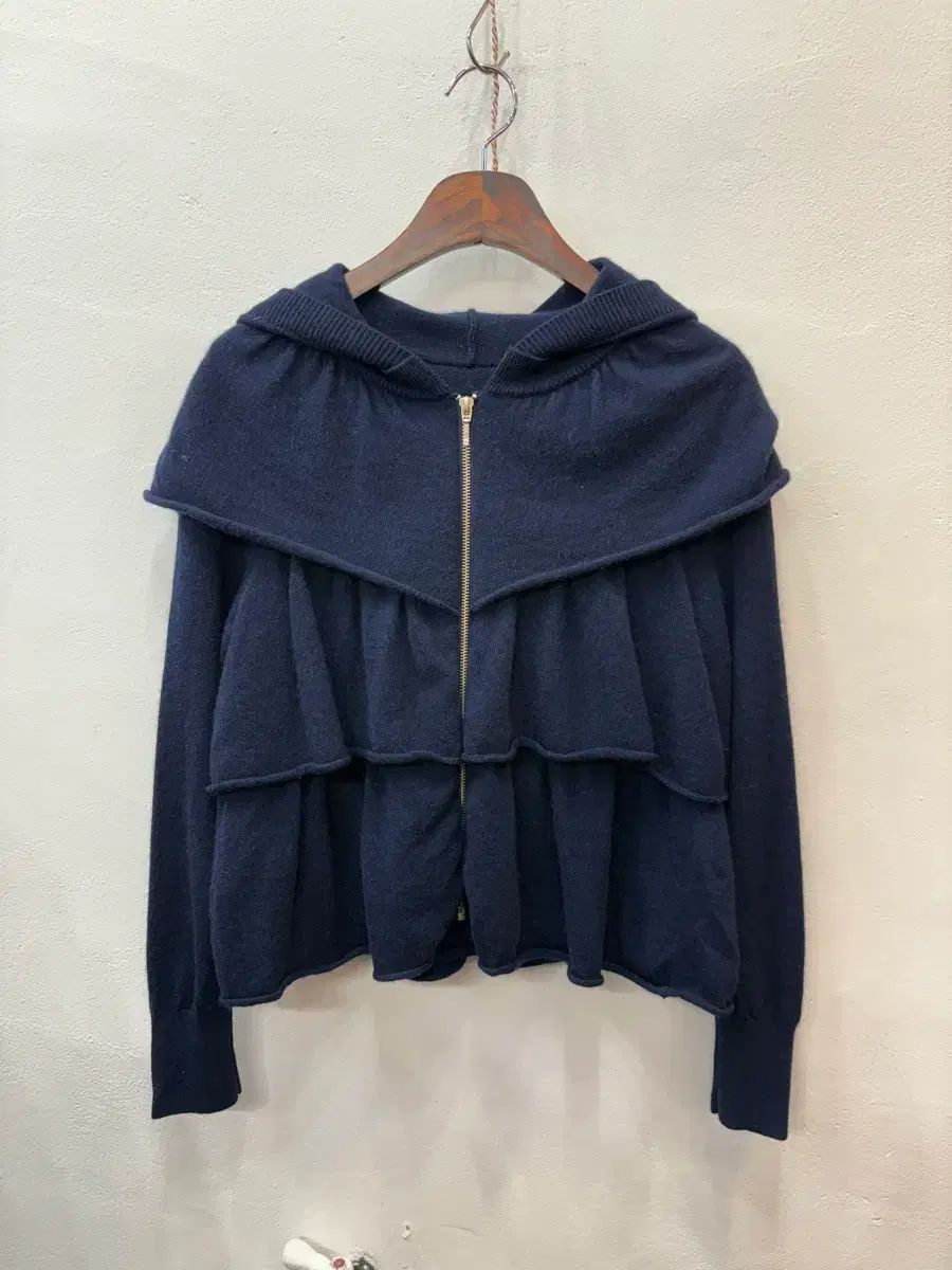 フリル カシミア 100 ジップアップ