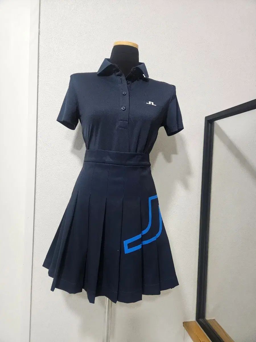 J LINDEBERG リンドバーグ ネイビー トップス スコート