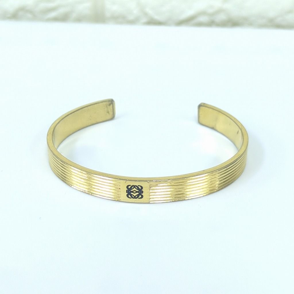 ロエベ アナグラムロゴ バングル ブレスレット ヴィンテージ ゴールドカラー スペイン製