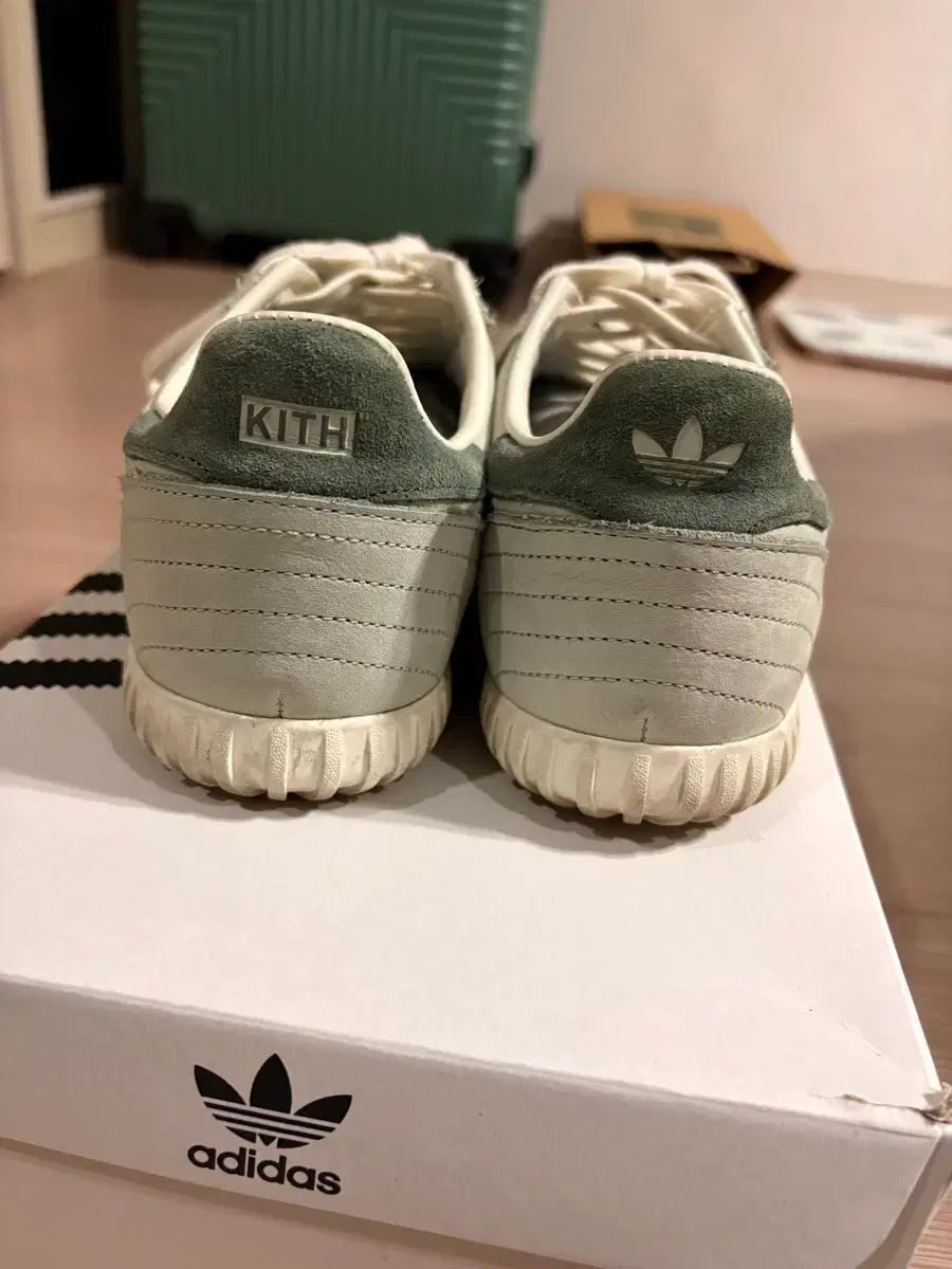 アディダス KITH インドア SUPER 255