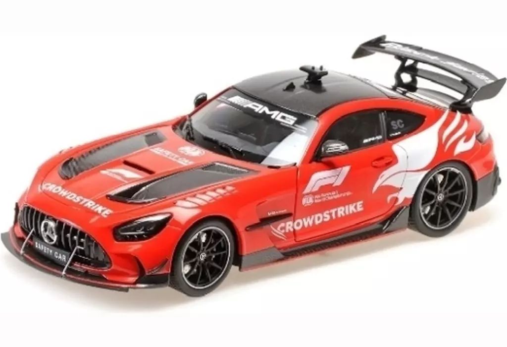 ミニカー 1 18 メルセデス AMG GT ブラックシリーズ フォーミュラ1 セーフティーカー 2025