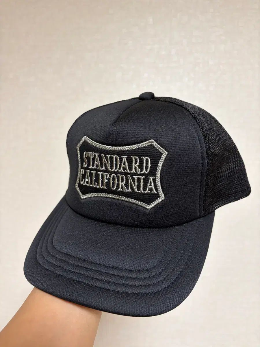 スタンダード カリフォルニア トラッカーキャップ