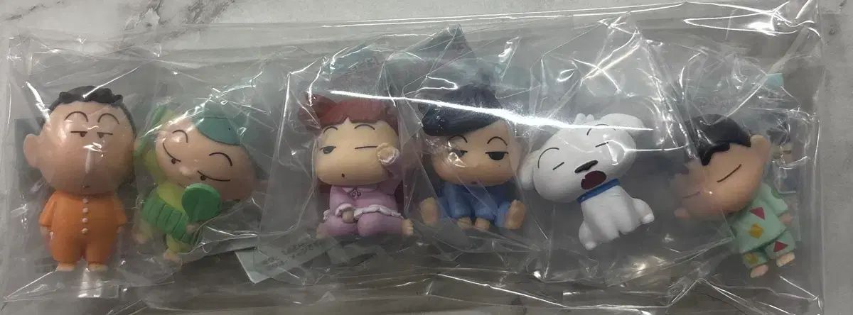 バンダイ クレヨンしんちゃん パジャマ ガチャ フルセット - メルカリ