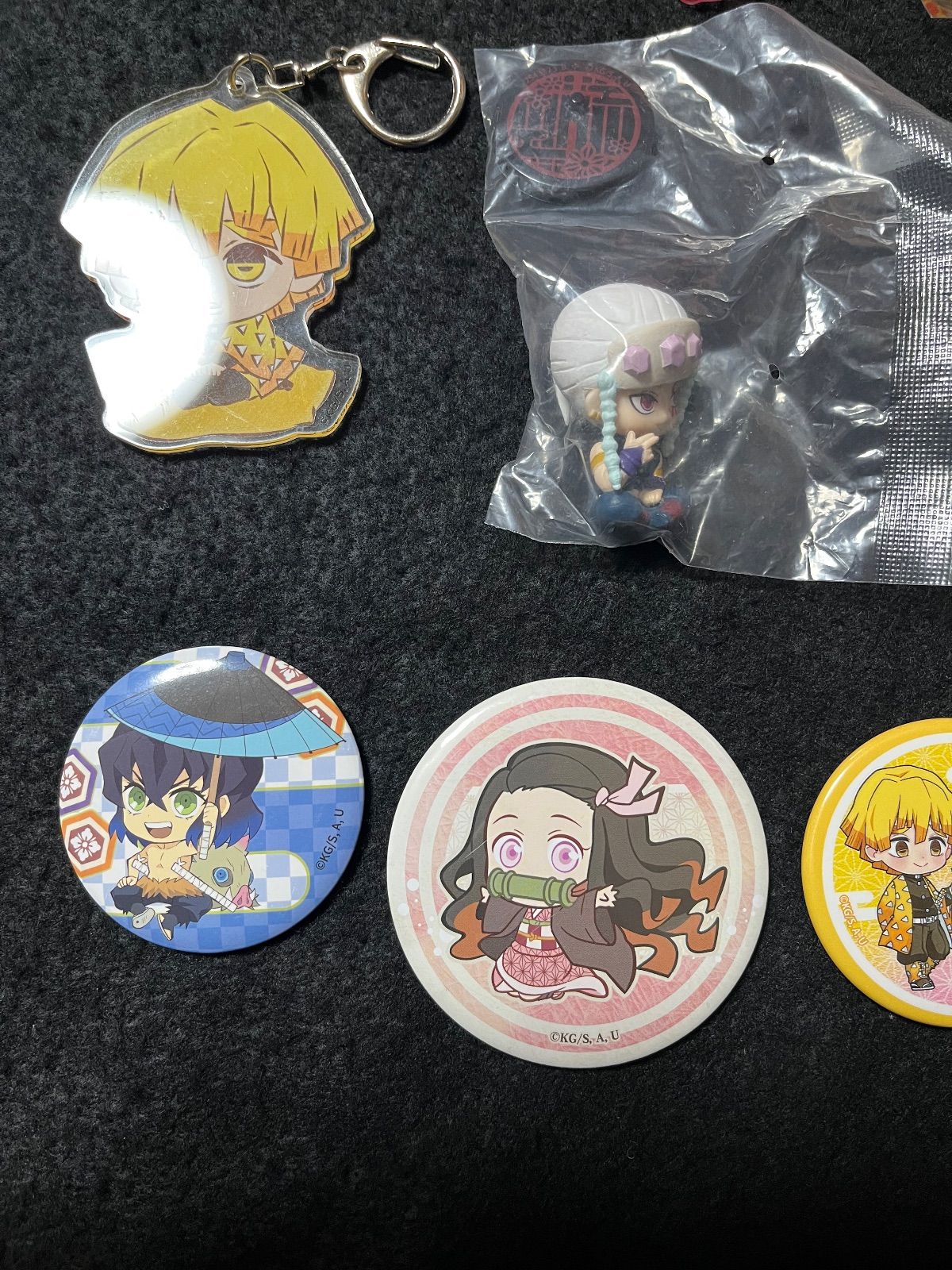 鬼滅の刃 缶バッジ アクリルキーホルダー 他 まとめ売り - メルカリ